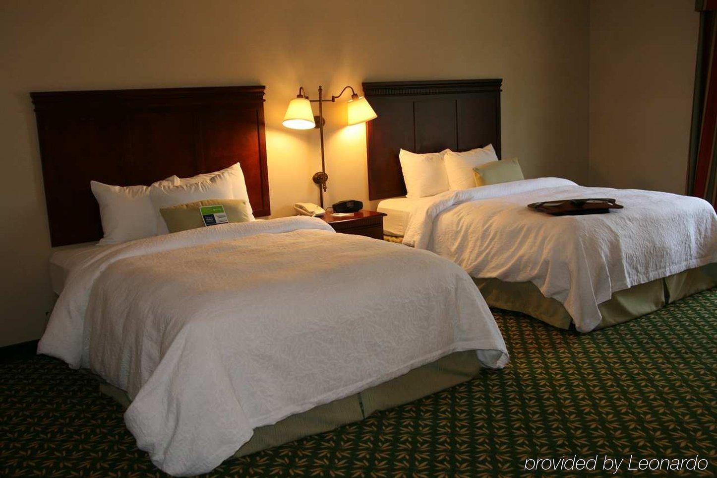 Hampton Inn & Suites Berkshires-Lenox Room photo