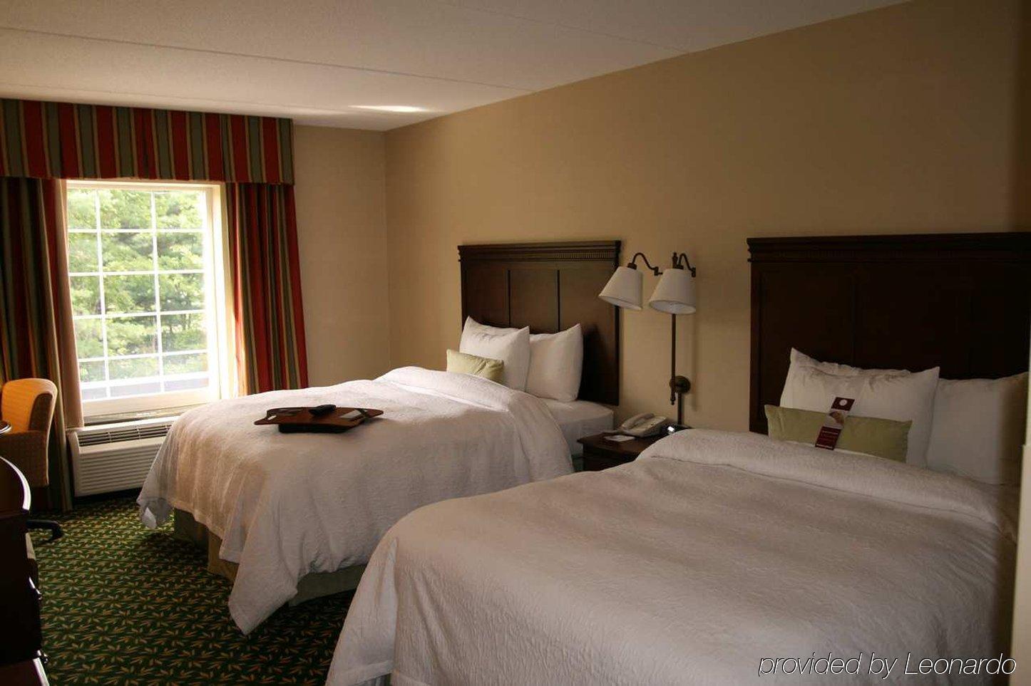 Hampton Inn & Suites Berkshires-Lenox Room photo